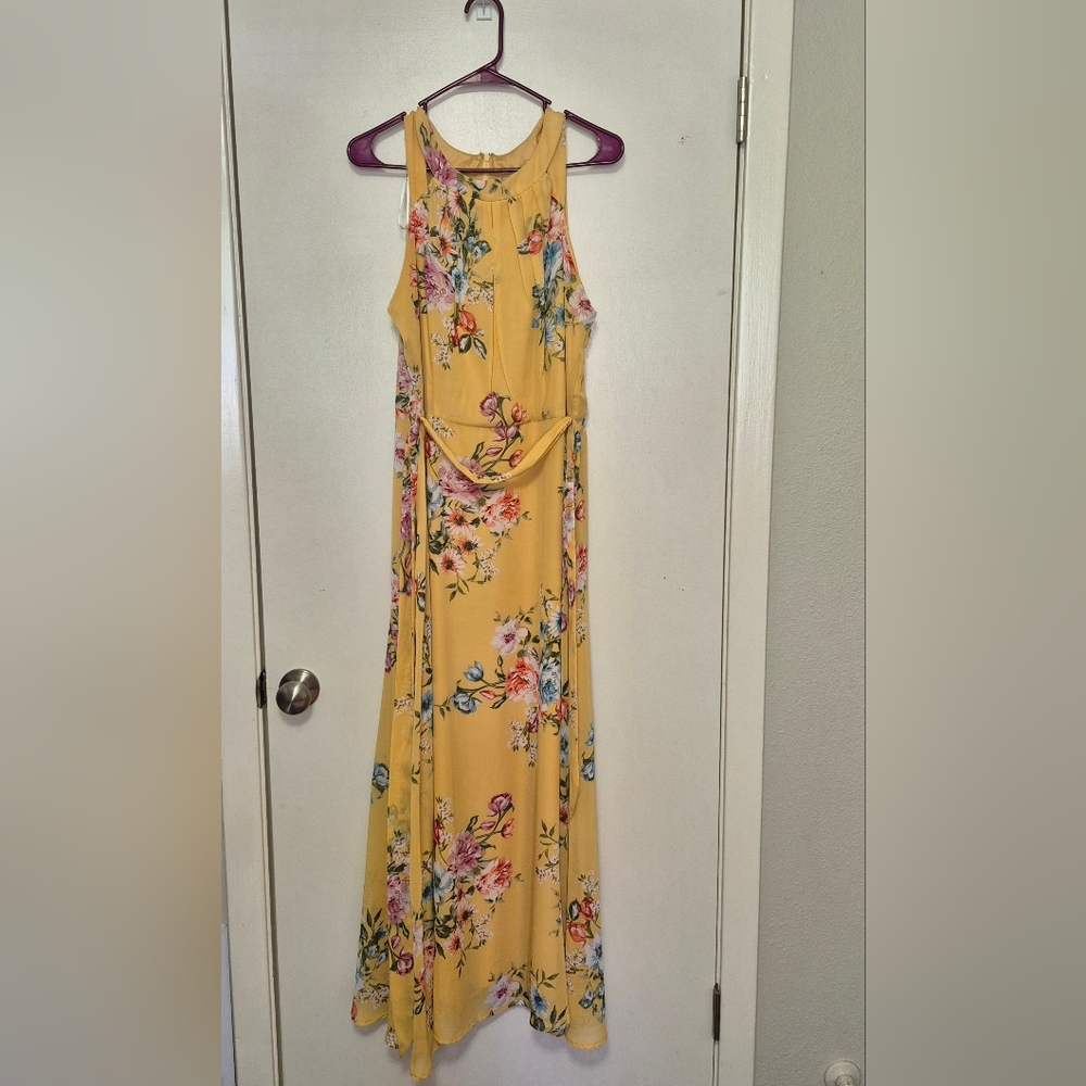 Sleeveless floral maxi dress